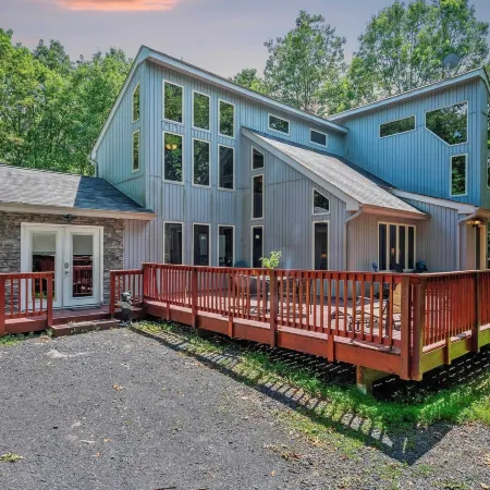 Poconos Escape w Game Room Poker Loft Fire Pit Spacious Deck