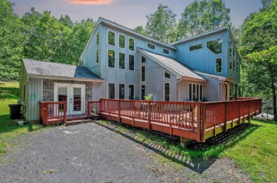 The Great Escape by AvantStay Game Room Hot Tub