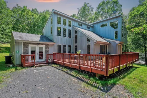 The Great Escape by AvantStay Game Room Hot Tub