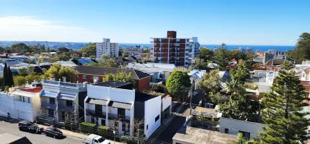 Sweeping Harbour & Ocean Views Over Sydney's East - Pool+ Parking+Harbour Views