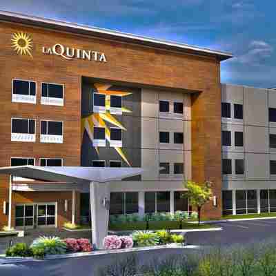La Quinta Inn & Suites by Wyndham Terre Haute Hotel Exterior