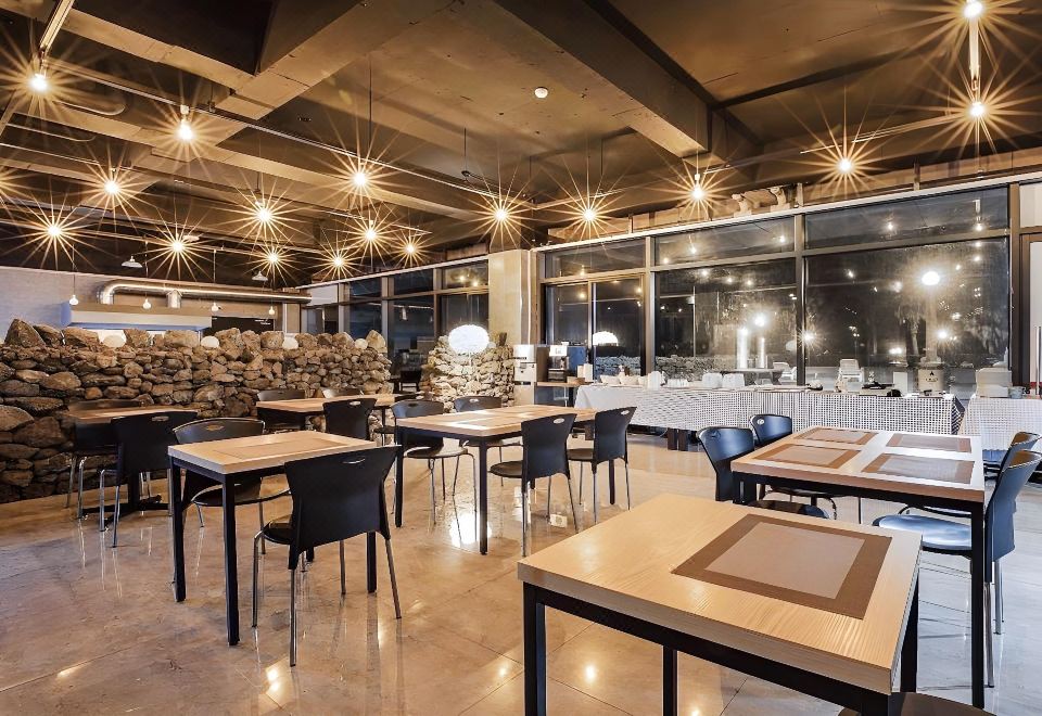 3. 담모라 호텔앤리..