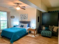 Cozy Private Room-Queen&Full Bed, Hot Tub-Pets Welcome!