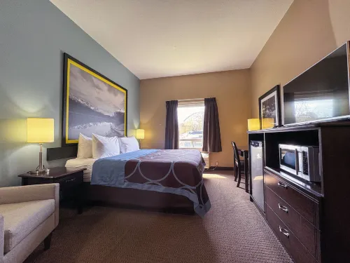 Super 8 by Wyndham Edmonton South - Hot Tub