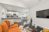 NEW 3-BR townhome in delightful Spring Hill with WiFi, AC and many amenities