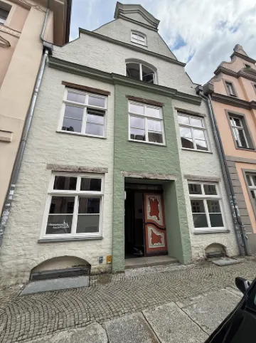 Stylish apartment right next to the market and town hall