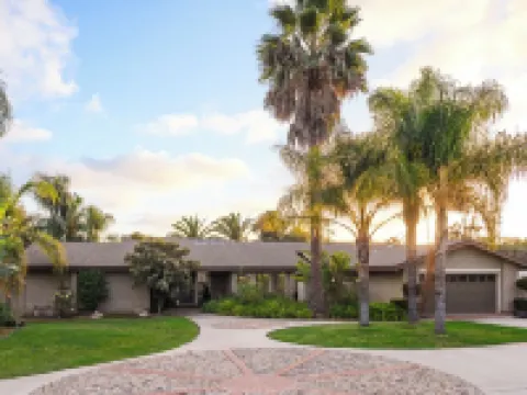 Stunning Private Resort with a Pool and Hot Tub 聖馬可斯酒店