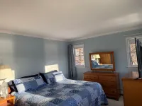 Vacation Home with 8 beds & fast WiFi with view of the Adirondacks & Lake George فنادق في Hague