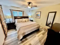 Drew’s Delight - Relax in Comfort!  Modern, Fully Remodeled, No Stairs! Hotels in Wright County