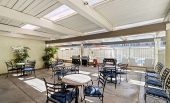 Red Roof Inn & Suites Ridgecrest