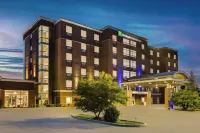 Holiday Inn Express & Suites Cold Lake Các khách sạn ở Hồ Cold