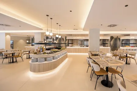 Hotel RH Arena Отели рядом с достопримечательностью «Rotonda G A N D I A»