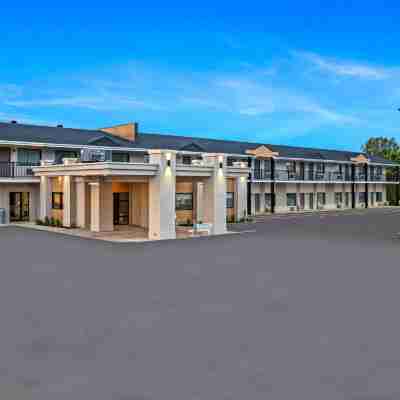 Days Inn by Wyndham Riviere-Du-Loup Hotel Exterior