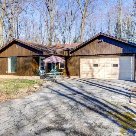 Pet-Friendly Youngstown Cottage w/ Yard