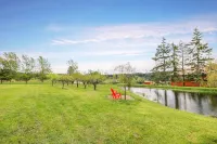 Trumpeter Inn فنادق في فرايدي هاربور