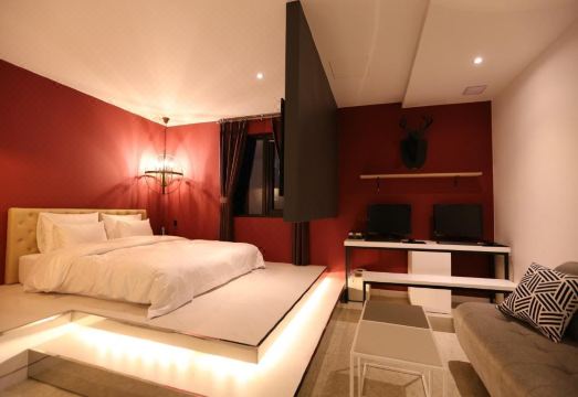 2. 르이데아호텔..