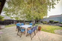 🏡 *NEW* The Artsy Abode ✨ Hot Tub ♨️ BBQ 🍖Foosball ⚽️ 레딩 호텔