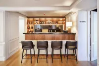 The Vinea Collection Hotel by Piamonte Hotels - bar