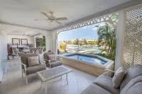 3 Bedroom Lagoon Front Apartment