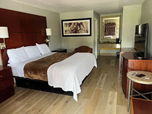 Budget Inn & Suites
