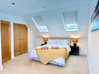 Best house on the street! Up to 10 guests- perfect for families, contractors