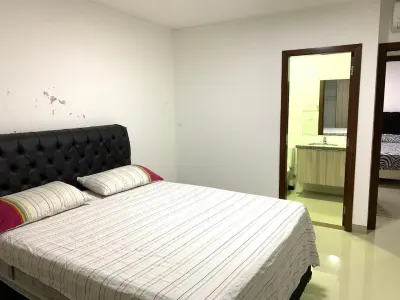 Atlantis Towers Apartament Hotel a 