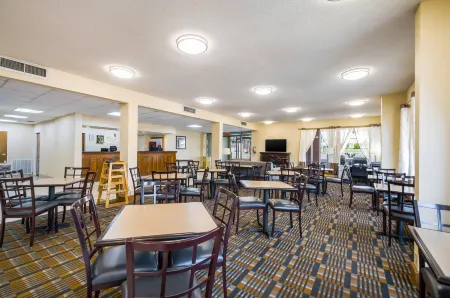 Quality Inn Fredericksburg-Central Park Area Отели рядом с достопримечательностью «Терминус оф Вирджиния Рейлуэй Трейл»