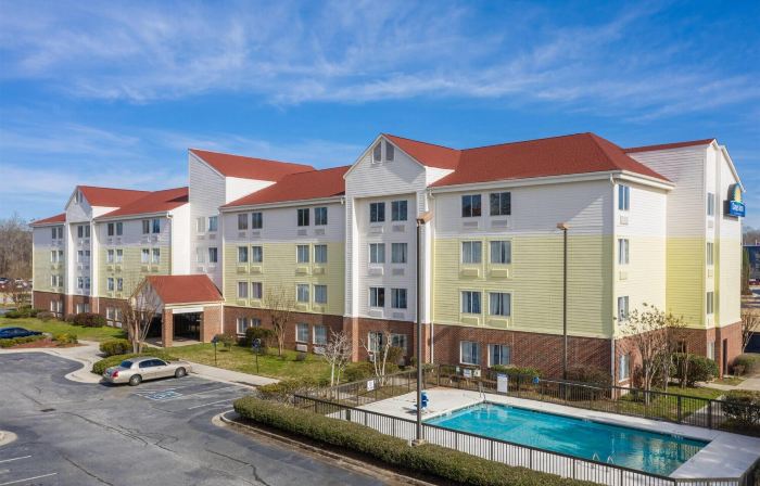 Days Inn by Wyndham Macon I-75 North