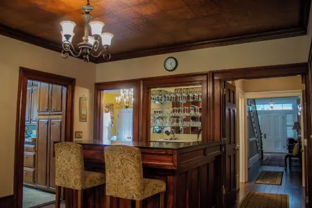 The Violet Cottage - Downtown Clinton Отели в г. Север Клинтон