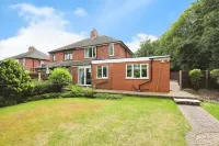 Modern 3-Bed Home near Alton tower Hotels in Blythe Bridge