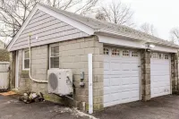 <Modern Cabin in the City> By D&D Vacation Rental
