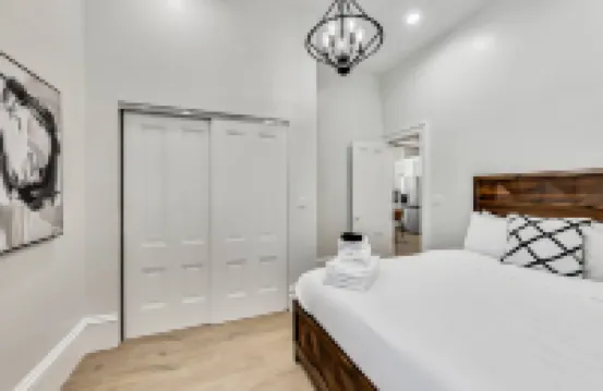 Charming Oasis with Garden Access - Stylish Retreat