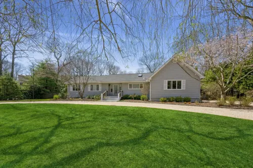 Perfect Hamptons Getaway. Heated Pool. New Outdoor Kitchen.
