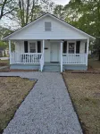 Charming 2-bedroom house in Cheraw with AC Hotels in Chesterfield County