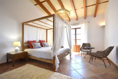 Finca Reina de la Isla bei Felanitx, Wenige Autominuten vom Strand! Hotels near Castillo de Santueri