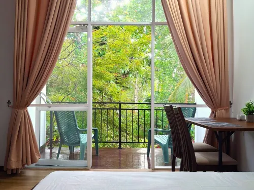 2 BR Family Stay House W/ Rooftop in Kamburugamuwa Near Mirissa, Weligama Beach