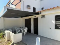 800 m from the beach, modern apartment with terrace on ground floor