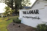 Sweet Baby Magnolia at The Lamar...Charming  Cottage By the Square near Campus!