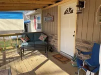 Tanners Manor is in a peaceful setting on the end of a cove.