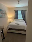 Modern 3-bedroom townhome with garage near Downtown Tampa