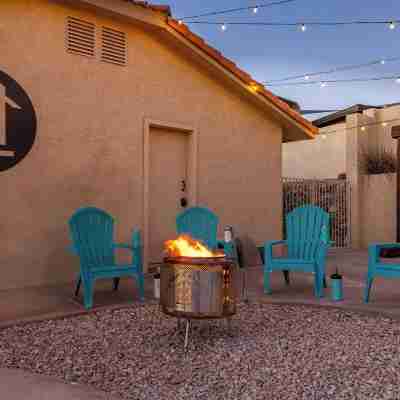 Heated Pool & Hot Tub ! Epic Game Room & Parking! Near Downtown! Hotel Exterior