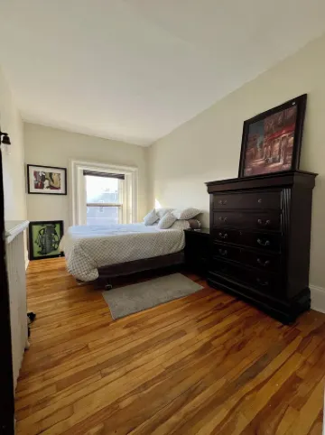 Suite stay in Uptown Saint John! Sleeps 12 TD Station & Aquatic Centre 5min walk