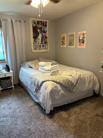 3-bedroom house located just 25 minutes south of Lambeau Field for NFL Draft Отели в г. Calumet County