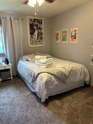 3-bedroom house located just 25 minutes south of Lambeau Field for NFL Draft Hotels in Calumet County