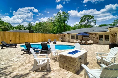 Heated Pool and Luxurious Accommodations - Gorgeous Retreat