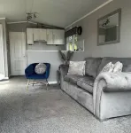 Luxury hot tub lodge with onsite bar/restaurant and many other amenities Hotels in Thirston