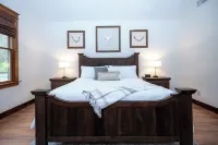 Luxury Condo In The Heart of The Smokies! Pool/WiFi/Game Room/Views/Fire Pit!