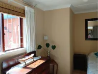 Comfortable 1 bed apartment close to the beach.