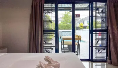 Local 4BR Pool House, Prime Location, Pool Table. Near Markets Hotels in Nong Hoi