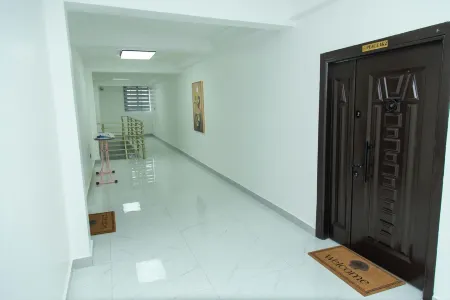 Spacious apartments with AC and WiFi  in vibrant Accra Call 0536595113